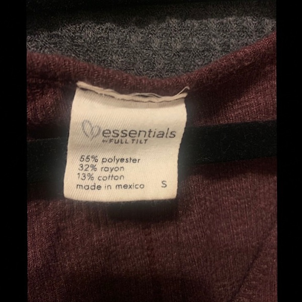 Lightweight, Comfy Sweater Like Top - image 7